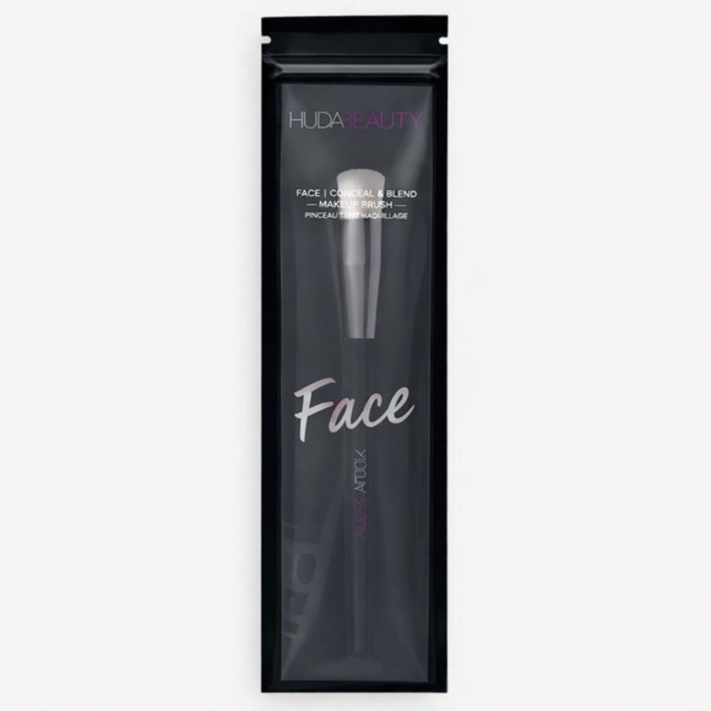 ✨ Huda Beauty Face | Conceal & Blend Makeup Brush ✨